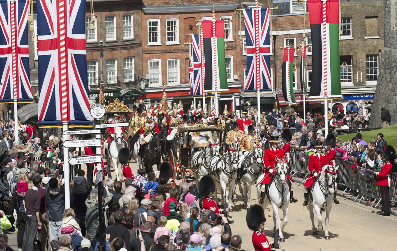 El público que esté esperando en las calles de Windsor podrá saludar a los recién casados después del evento, ya que harán un corto recorrido en una carroza oficial.
