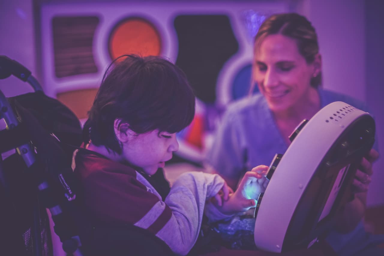 El CRIT no se detiene ni en tiempo de covid-19. Aunque cerraron temporalmente sus puertas para atención directa por la contingencia, los niños y niñas continúan su proceso de rehabilitación desde casa, esto gracias a la implementación del programa de Telemedicina.