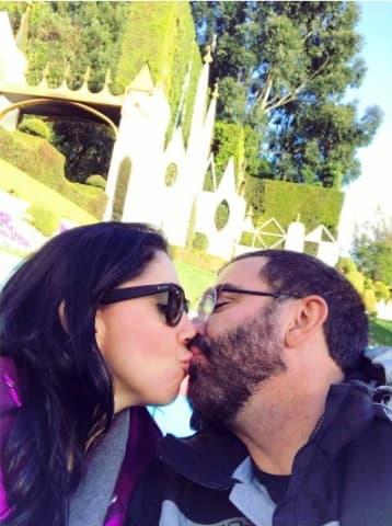 Una de sus grandes pasiones es viajar, siempre se toman fotos, para guardar esos recuerdos involvidables.