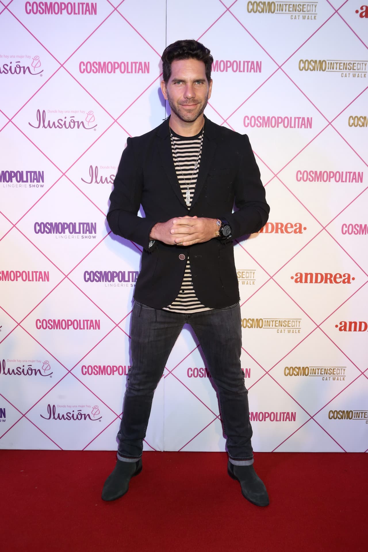 Pero a los 5 años de edad viajó a México con su familia para radicar ahí por 15 años, hasta que decidió viajar a Australia para terminar su carrera universitaria. ¿Te imaginabas que este galán fuera africano?