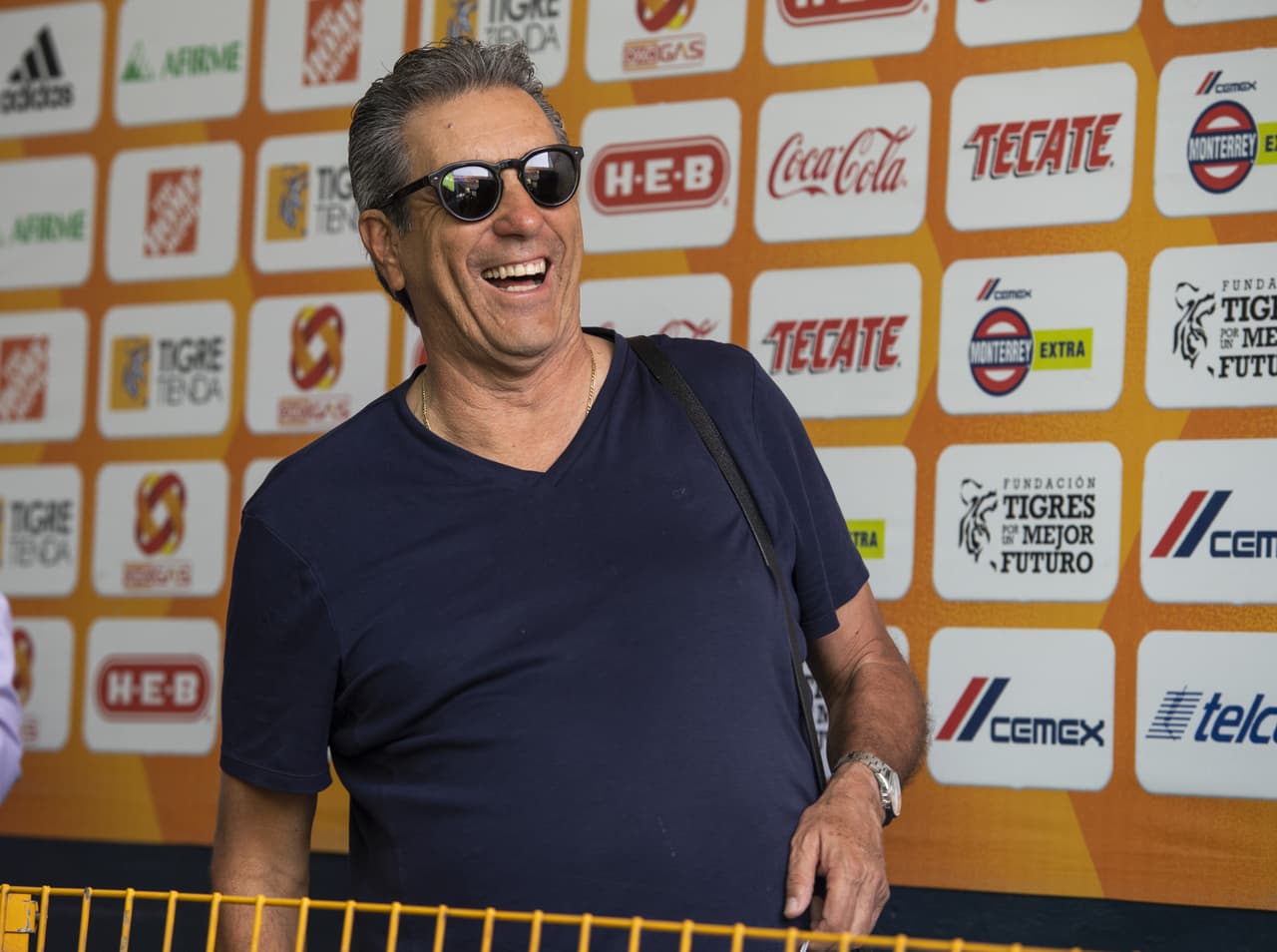 Tomás Boy reconoce que "sería padre" tener a Macías en Chivas