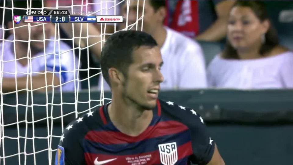 Disparo afuera de Matt Hedges