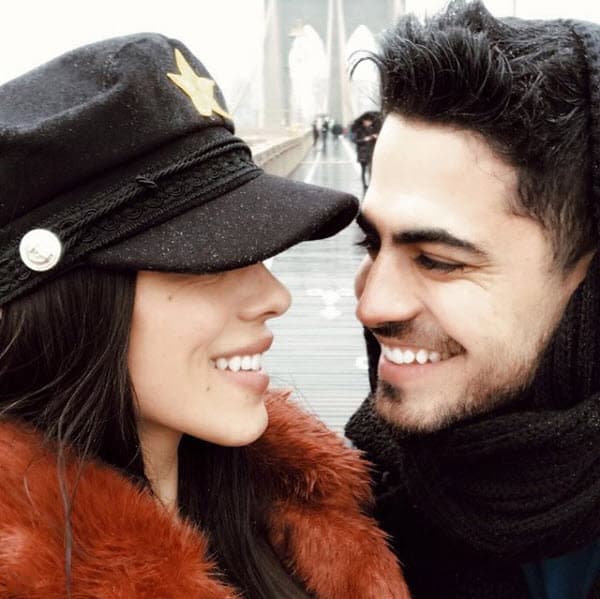 "Siempre haciéndome reír, te amo. ¡Feliz aniversario!", escribió la modelo en Instagram.