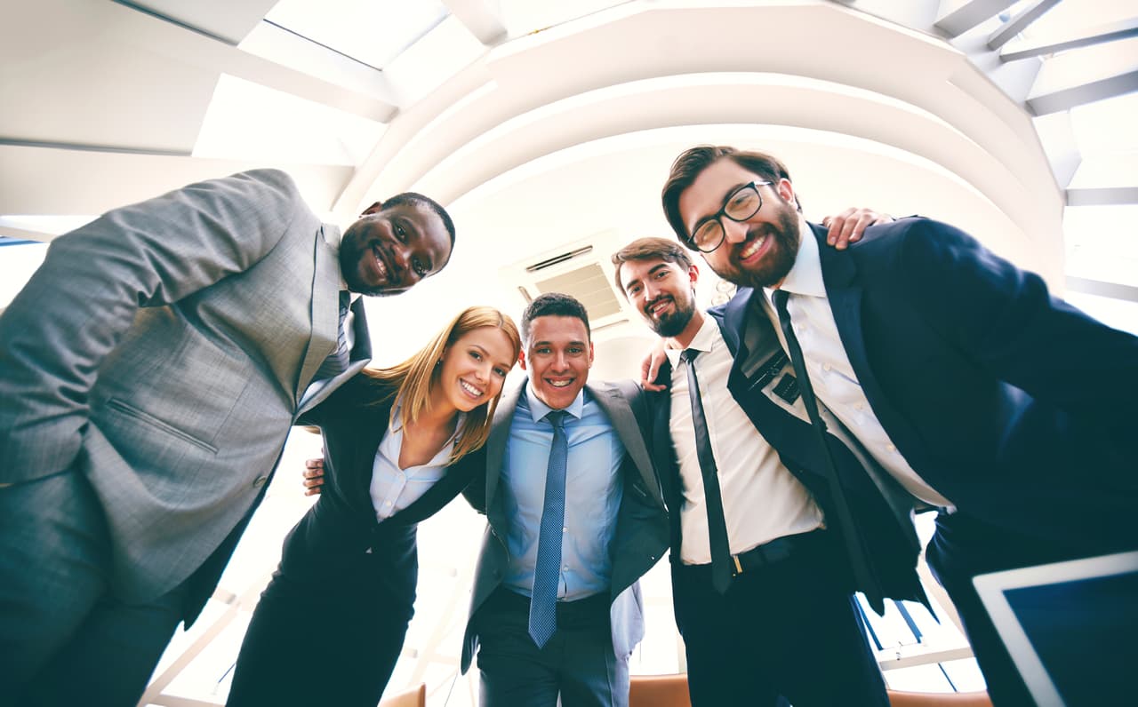 Sabrás aprovechar el mejor momento para invitar a esa persona a un nuevo comenzar, o para solicitar ese aumento de sueldo o promoción a la que eres acreedor. Se augura el inicio de un ciclo económico altamente positivo en el que el dinero fluirá a tus manos.