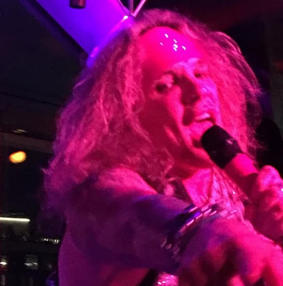 Sofía y Joe compartieron varias fotos de la gran noche de "Joechella", disfrutando de Steel Panthers.