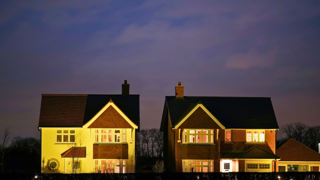 Para concluir con el estudio, estos son los mejores suburbios para vivir en Estados Unidos:
<br>1- Johns Creek, Georgia
<br>2- Cinco Ranch, Texas
<br>3- Okemos, Michigan
<br>4- North Bethesda, Maryland
<br>5- Coppell, Texas