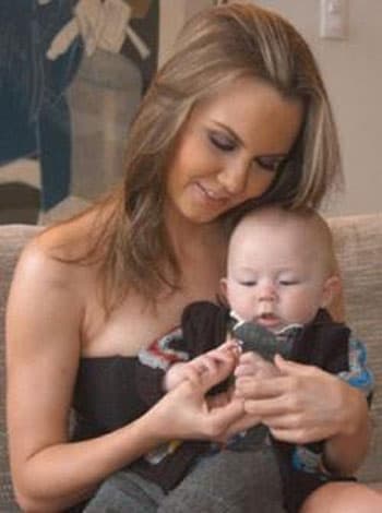 Con él procreó a sus dos primeros hijos:
<b><a href="https://www.univision.com/famosos/michelle-vieth-se-divirtio-junto-a-sus-hijos-en-el-zoologico-y-hasta-poso-con-una-piton-fotos" target="_blank">Leandro y Michelle</a></b>. El matrimonio terminó en el año 2011.
<br>