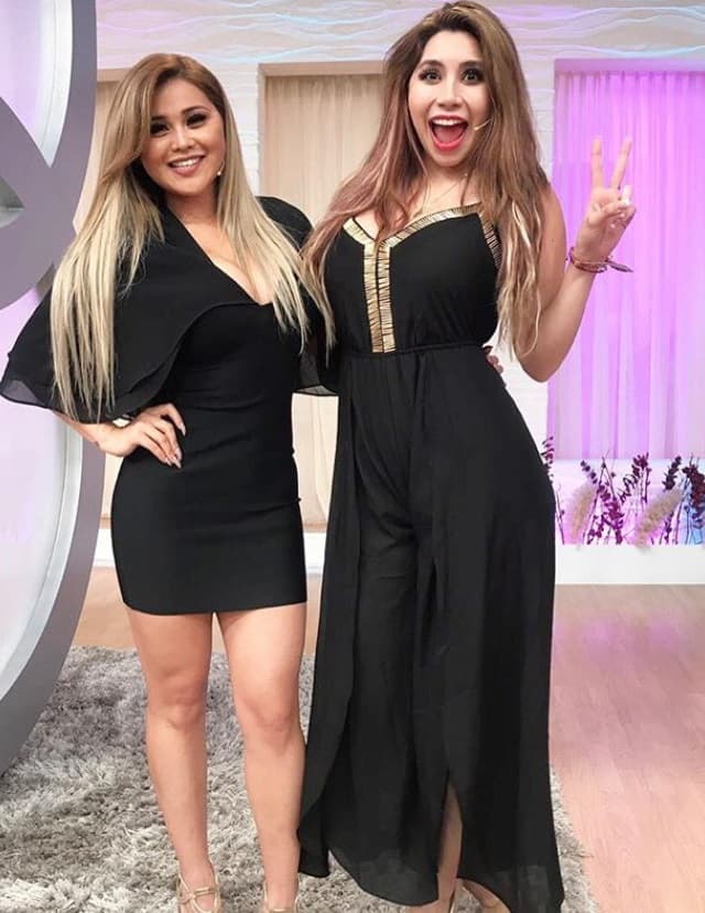 En varias ocasiones ha sido comparada con Araceli Ordaz, mejor conocida como 'Gomita', por las similitudes en las carreras de ambas. Las dos se dieron a conocer en programas de la televisión mexicana, además los procedimientos quirúrgicos a los que se han sometido, así como los resultados, son muy parecidos.