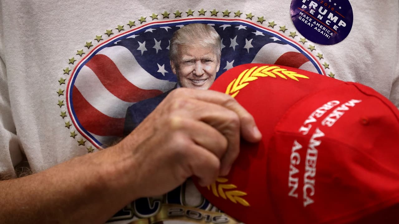 El enfrentamiento comercial entre Trump y China hace que la bolsa abra con fuertes pérdidas