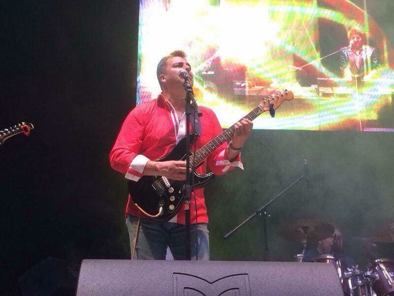 Eduardo era un excelente guitarrista además de un buen hermano. Su carisma y talento le hicieron ganar decenas de seguidores pero, sobre todo, amigos.