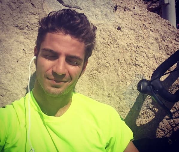 El guapo actor y modelo español que interpreta a Roberto Marañón en ‘La Embajada’ conquista y enamora a sus fanáticas con las sexys y atrevidas fotos que comparte en su cuenta de Instagram ¿Te lo vas a perder?