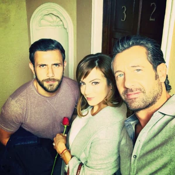 Silvia ha declarado ante diferentes medios de comunicación que se divierte mucho cuando comparte escenas con Carlos Ferro y Gabriel Soto.