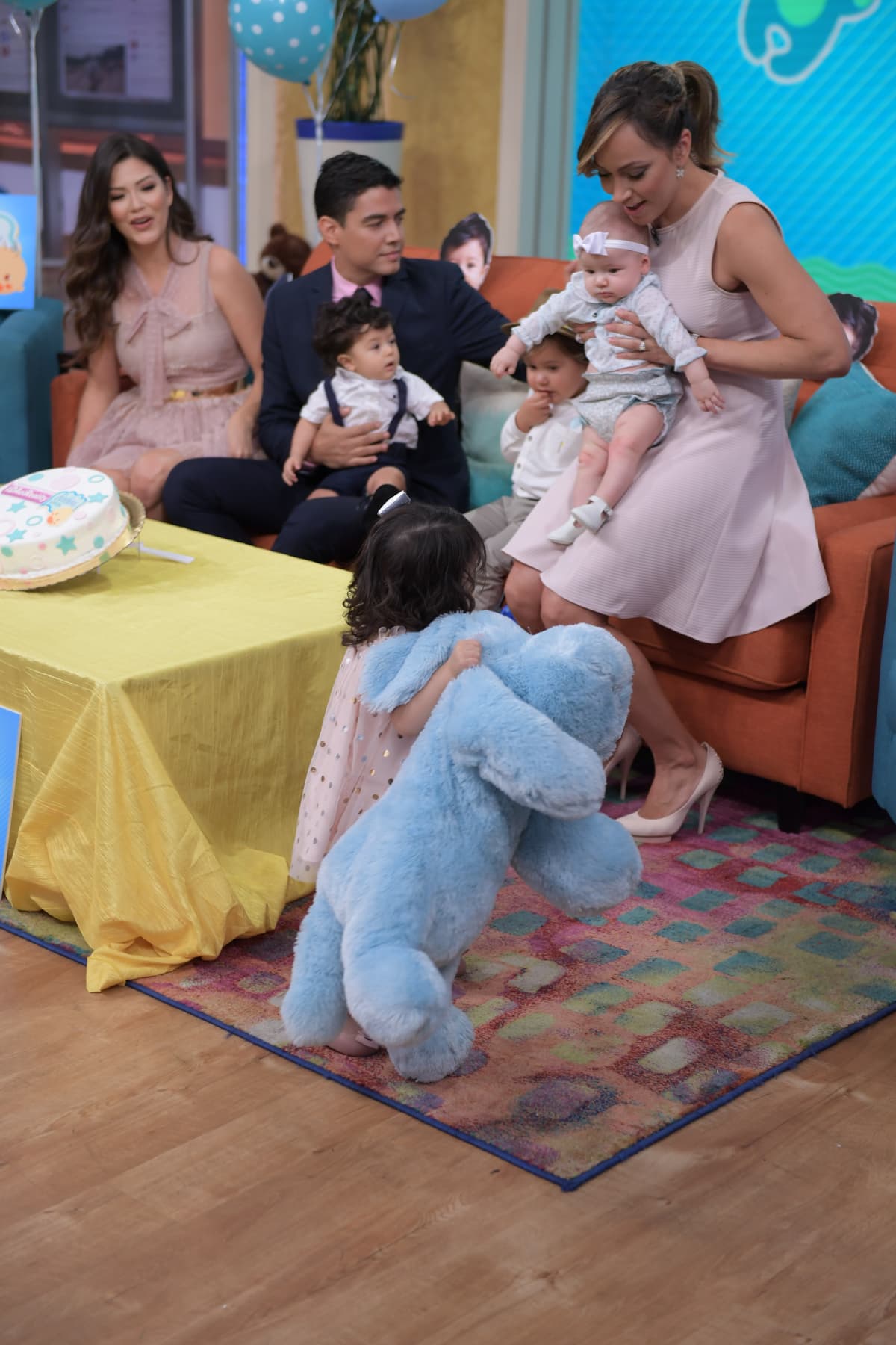 Así que ya lo sabes, estas imágenes son sólo una probadita de lo que será un 'reality' lleno de amor, ternura y muchas aventuras.