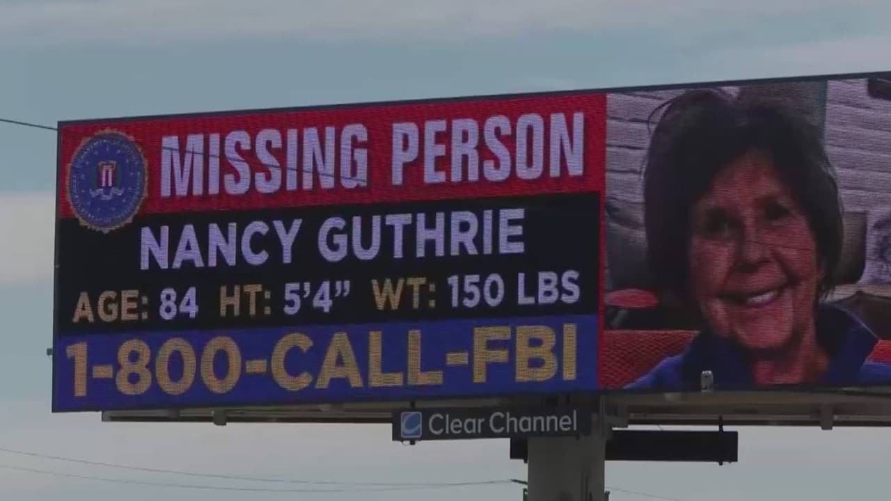 Camioneta con imágenes de Nancy Guthrie recorre Tucson para buscar pistas del caso