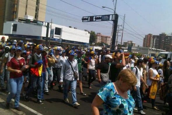En Maracaibo también se llevan a cabo manifestaciones contra el gobierno el viernes 14 de febrero. Fotografía de Alberto Barradas publicada en Twitter.