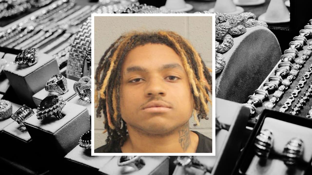 Arrestan a un joven de 18 años acusado de venderle $800 en joyas falsas a una anciana en Texas