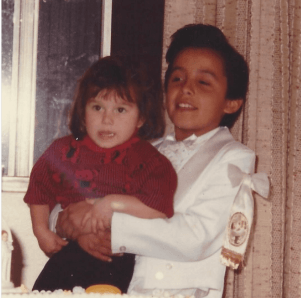 Chiquis es hasta ahora la única hija de Jenni Rivera que quiso seguir los pasos de "La Diva de la Banda". Aquí aparecen Chiquis y su tío Juan Rivera.