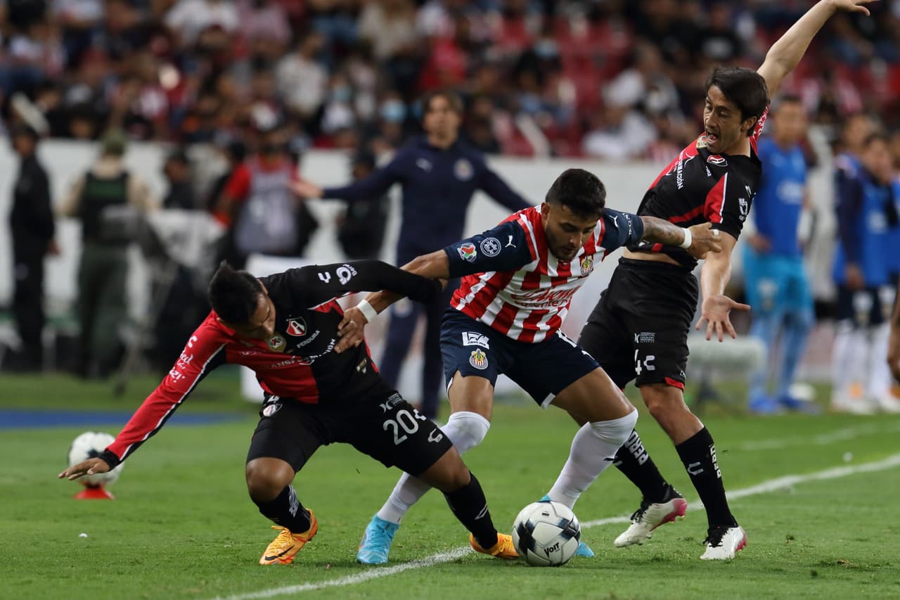 Con gol de último minuto el Atlas rescató un empate ante Chivas en el Clásico Tapatío.