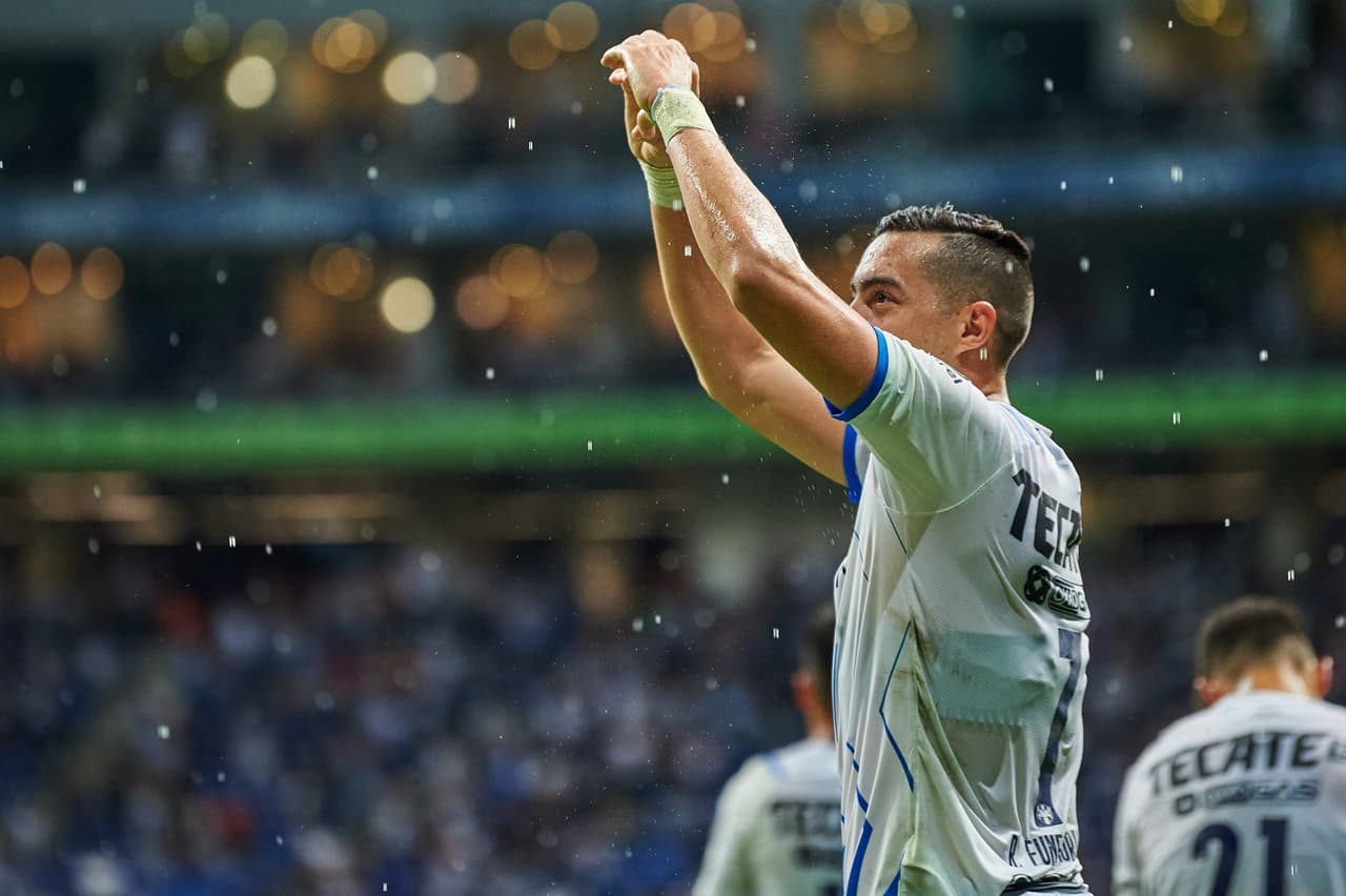 Funes Mori anotaría el doblete en la recta final para llegar a 123 goles y concretar una noche histórica.