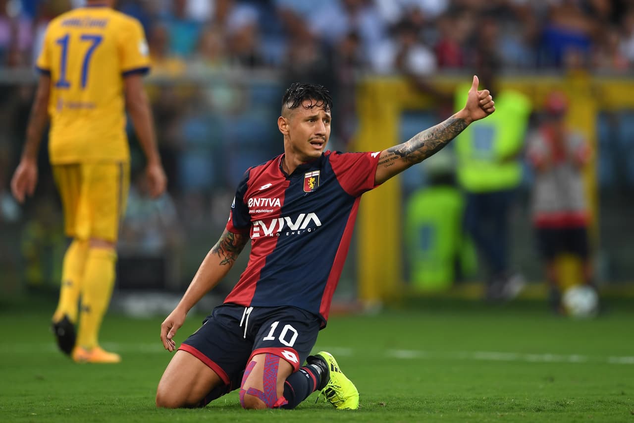 Tras su paso por el Milan, quizás el punto más alto de su carrera, Lapadula ahora juega para el Genoa y parece que su carrera va en descenso.