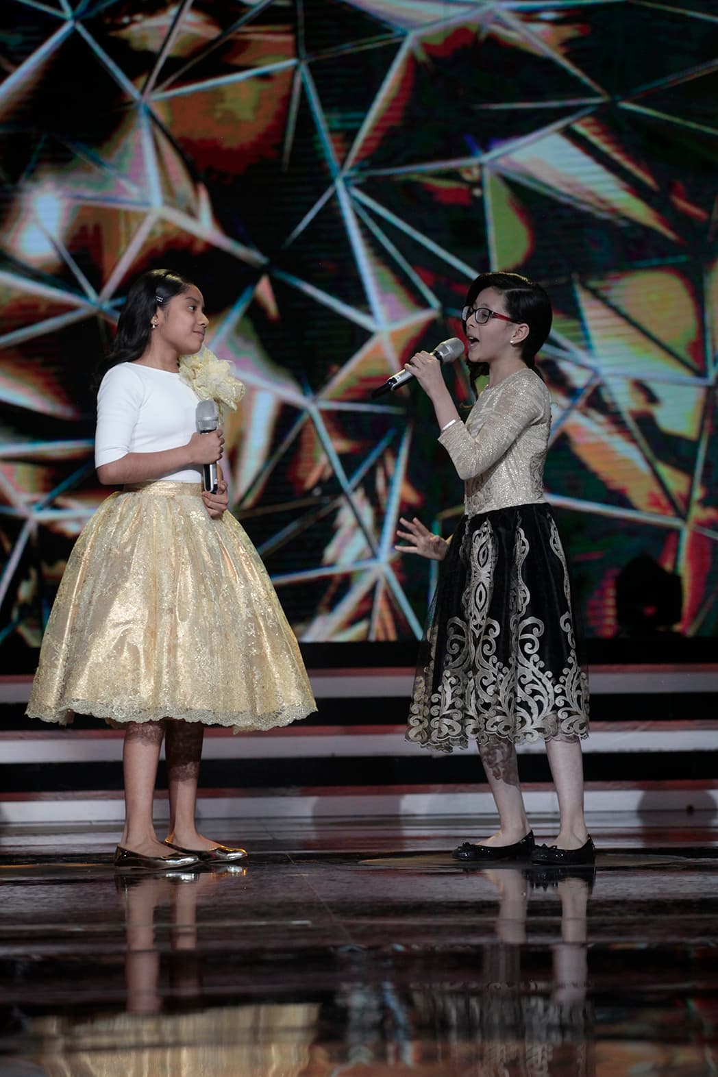 En principio, Miguel Bosé confesó que le "habían arrancado la lagrimita las dos".