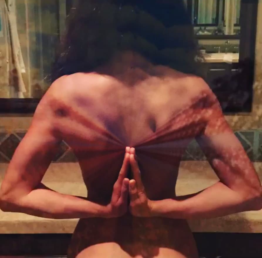 La actriz que pronto volverá a la televisión mexicana, en un programa de comedia, se mantiene en forma gracias al yoga que practica.