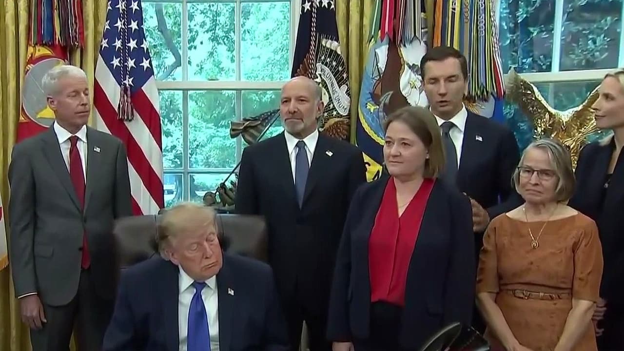 Conferencia completa en español Donald Trump hoy: inversión para la planta de acero más grande en la historia