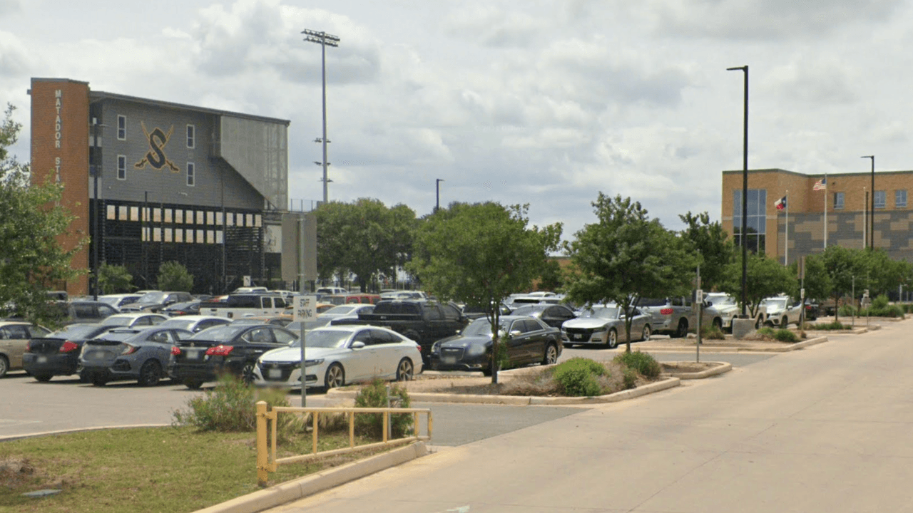 Preparatoria de Seguin castiga a alumno sospechoso de agredir a otro en un video