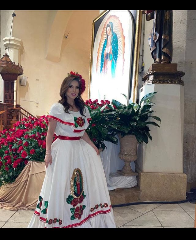 Además, la cantante estuvo el pasado fin de semana en la Catedral de San Fernando, en San Antonio, Texas, para cantarle a la Virgen.
<br>