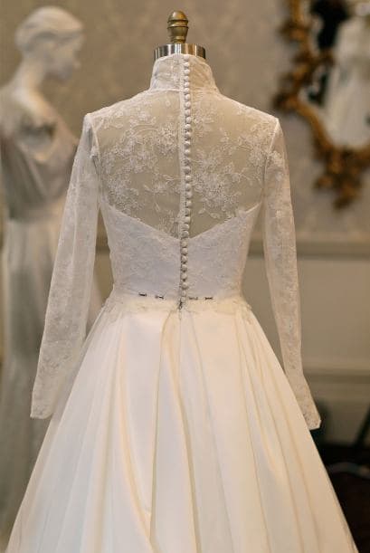 Más de 600 mil personas vieron el vestido de novia de la Duquesa de Cambridge durante las diez semanas que estuvo expuesto al público en el Palacio de Buckingham en Londres.