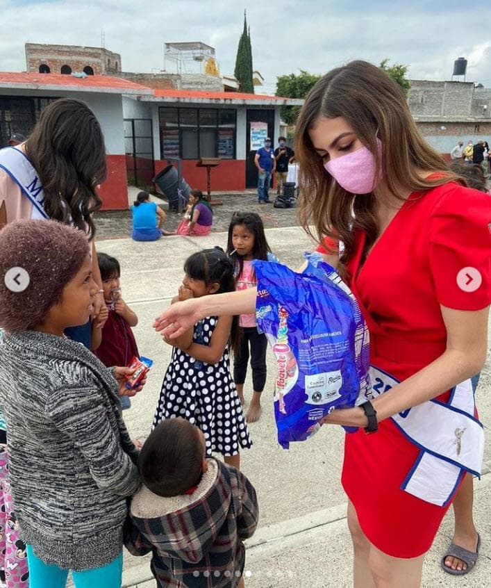 Este domingo 3, Reforma dio a conocer que Ximena Hita había creado la 
<b>Fundación Vidas con Sentido (Vicsen)</b> junto con Ivonne Hernández. La organización busca 
<b>crear conciencia en niños y jóvenes</b> en temas que tienen con ver con el acoso, violencia, drogas y el suicidio.
<br>