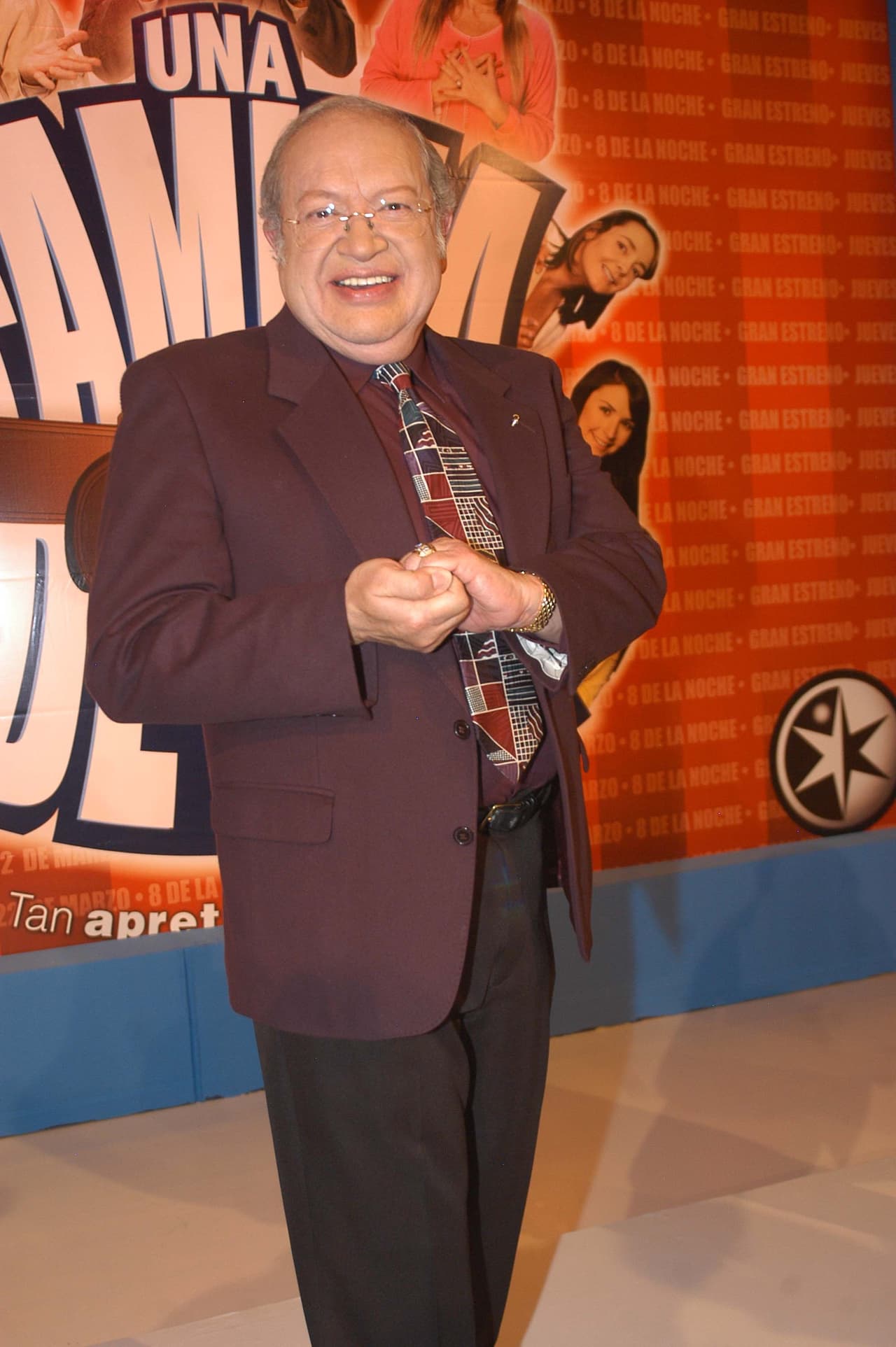 Reforma también informó que Manzano participará en la serie como narrador y tendrá algunas apariciones en pantalla.