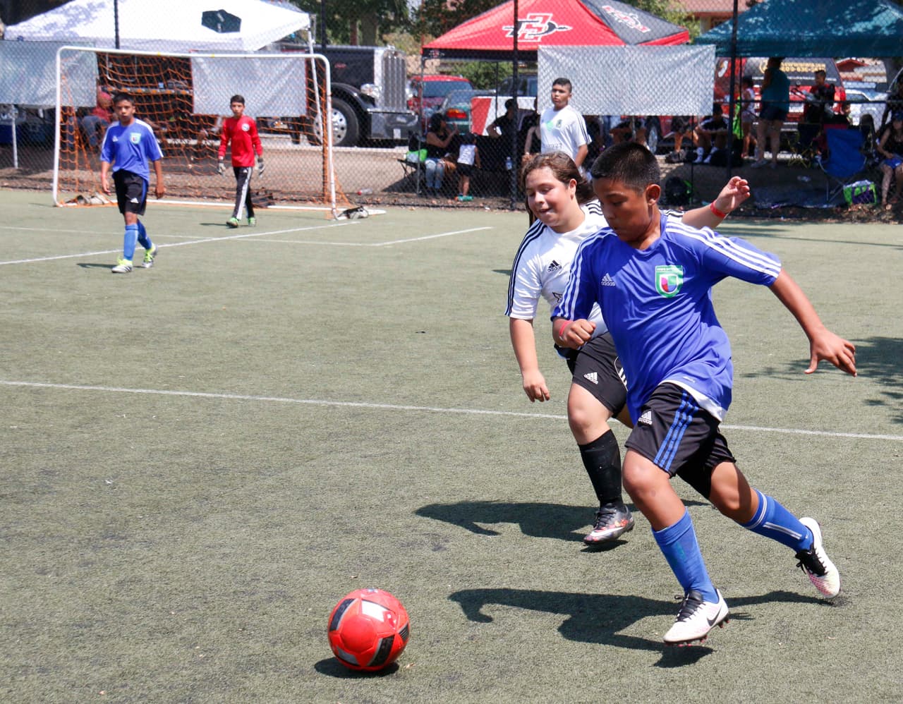 El torneo de fútbol incluyó a jugadores de todas las edades.