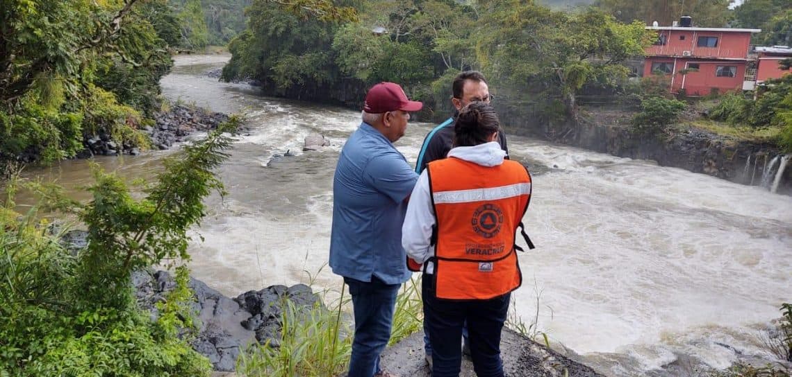 <b>Puesto 3. Veracruz | Almacenamiento: 48%</b>
<br>
<br>Según las mediciones del organismo, de las cuatro principales presas que abastecen de agua al estado, ubicadas en Catemaco, Tepetzintla, Coatzacoalcos y Pánuco, ninguna está al 100% de su capacidad.
<br>
<br>La presa ubicada en Coatzacoalcos, llamada La Cangrejera, es la más afectada pues tiene solo 29.04% de su capacidad. Además, en las zonas urbanas, colonias de Xalapa, capital de Veracruz, sufren un desabastecimiento debido a que el estiaje ha mermado el caudal del alto Pixquiac.