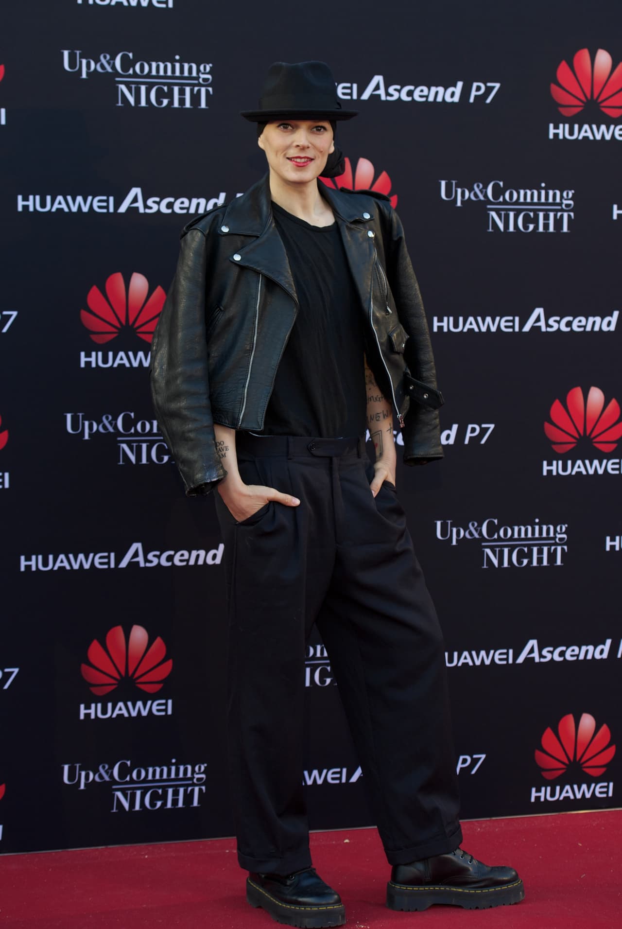 Sus look siempre masculino, que mantuvo intacto en los años que lidió con el cáncer, hizo que en 2001 el periódico The New York Times la reconociera como la mejor modelo del año.