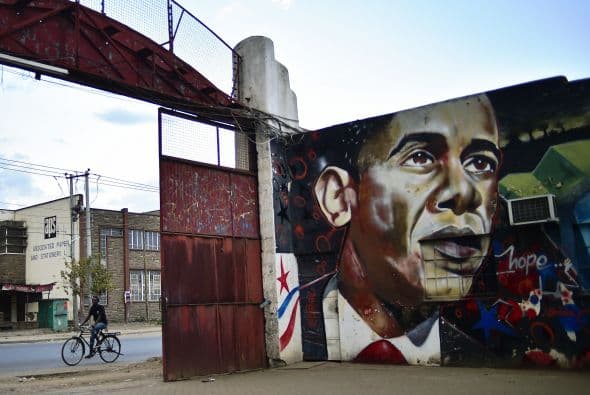 Un grafiti con el rostro del presidente Obama en Nairobi.