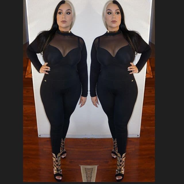 Cynthia se caracteriza por su estilo único al momento de interpretar sus canciones.