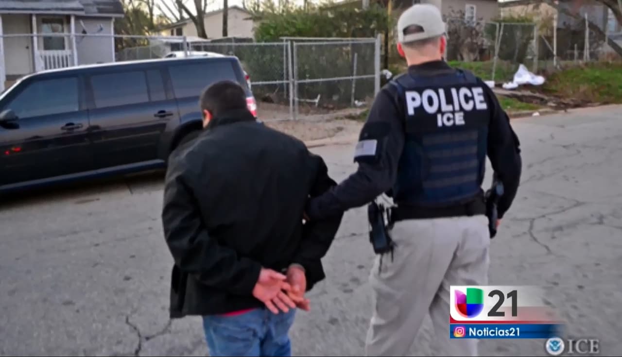 Más de 106 detenidos en operativos de I.C.E.
