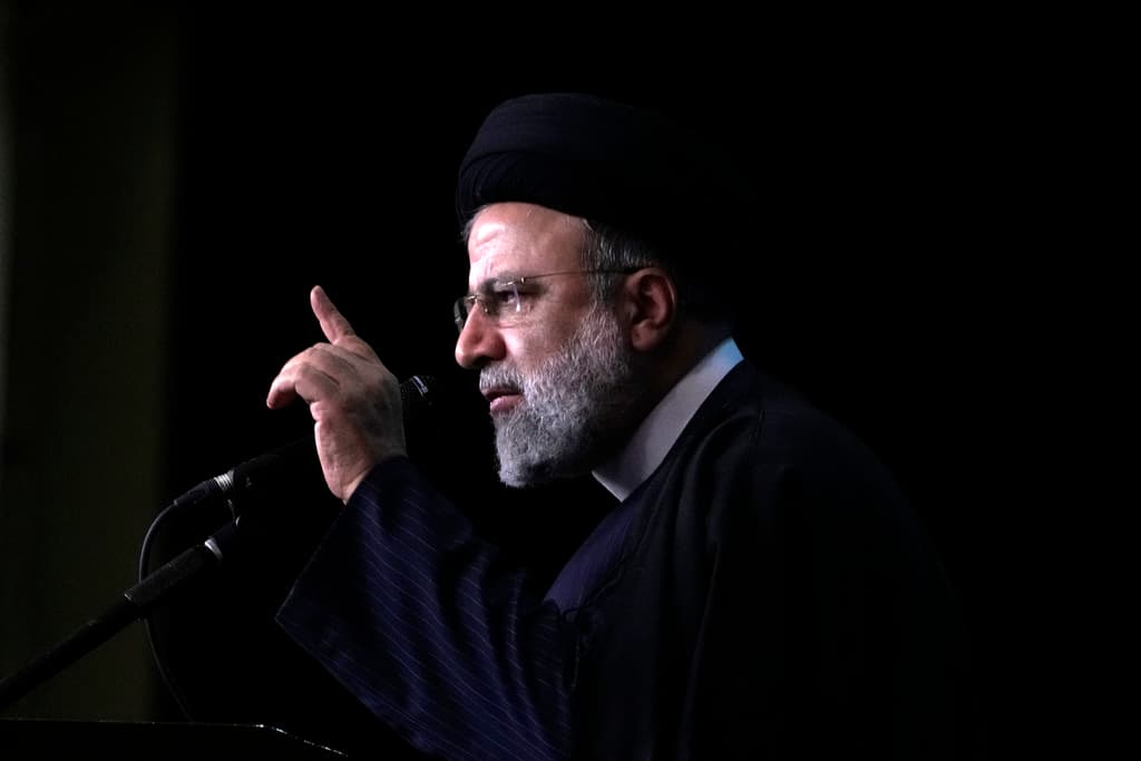 ¿Quién era Ebrahim Raisi y qué va a pasar en Irán después de su repentina muerte en un accidente aéreo?