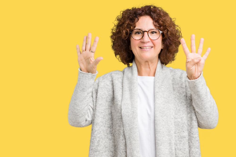 <b><u>Los que nacieron con el número 9 (9, 18 o 27)</u></b>
<br>Los “hermanos mayores” de la humanidad, compasivos, altruistas, serviciales, dispuestos al sacrificio por los demás.
<br>Los 9 que nacieron un día 9 son humanitarios, filántropos, compasivos, inteligentes, generosos.