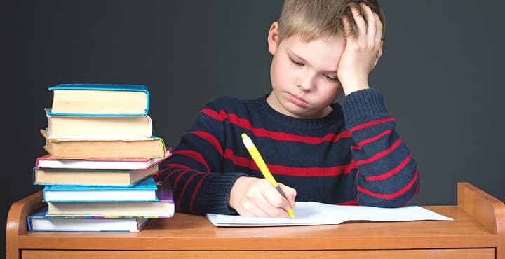 Escuela y juego: ¿cuántas tareas realmente necesitan los niños?