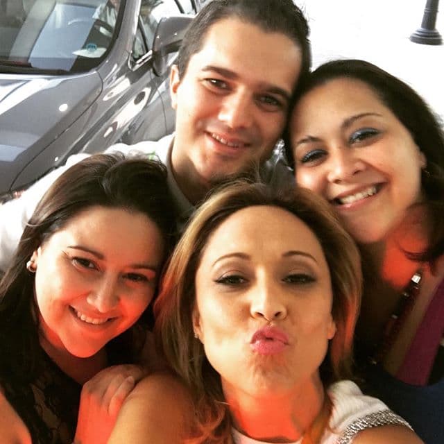 Vero recibió a su familia un día antes de su cumple.