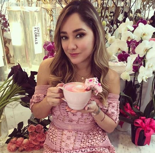 La relación entre Sherlyn y José Luis inició en el último trimestre de 2018, meses después de que la actriz rompiera su
<b> <a href="https://www.univision.com/entretenimiento/sherlyn-da-a-entender-que-paco-zea-le-fue-infiel-fotos" target="_blank">compromiso con el periodista Francisco Zea</a>. </b>