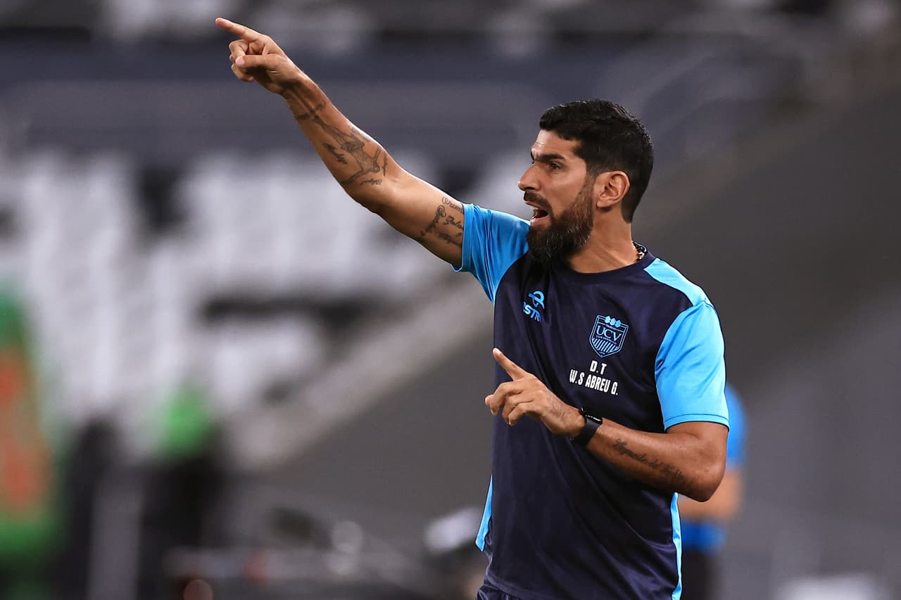 'Loco' Abreu toma las riendas de Dorados de Sinaloa