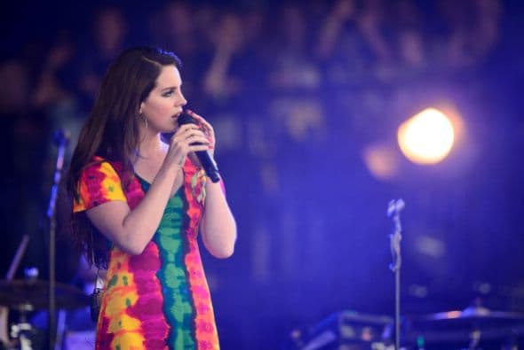 16. Lana Del Rey; 256,465 dólares; 46.91 dólares.