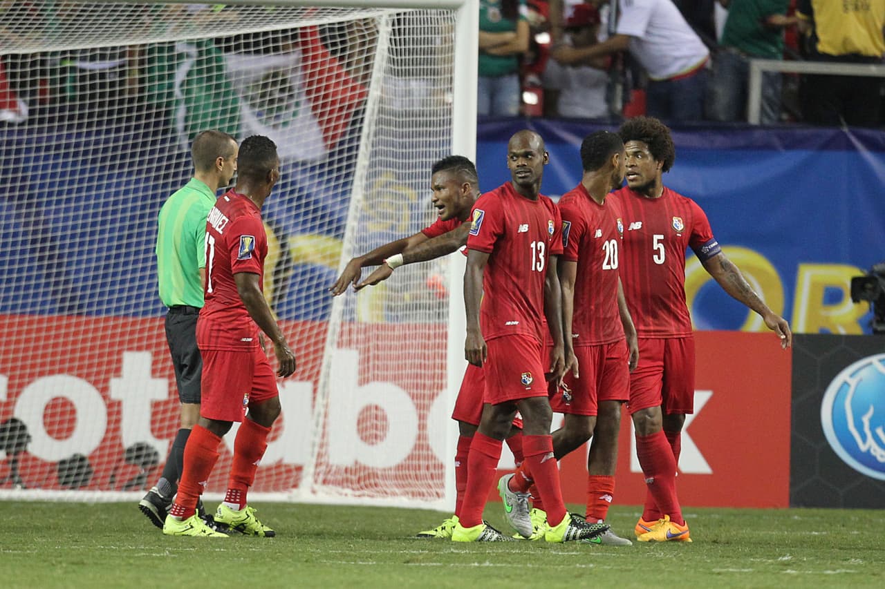 Concacaf investigará quejas contra el arbitraje de ticos y panameños