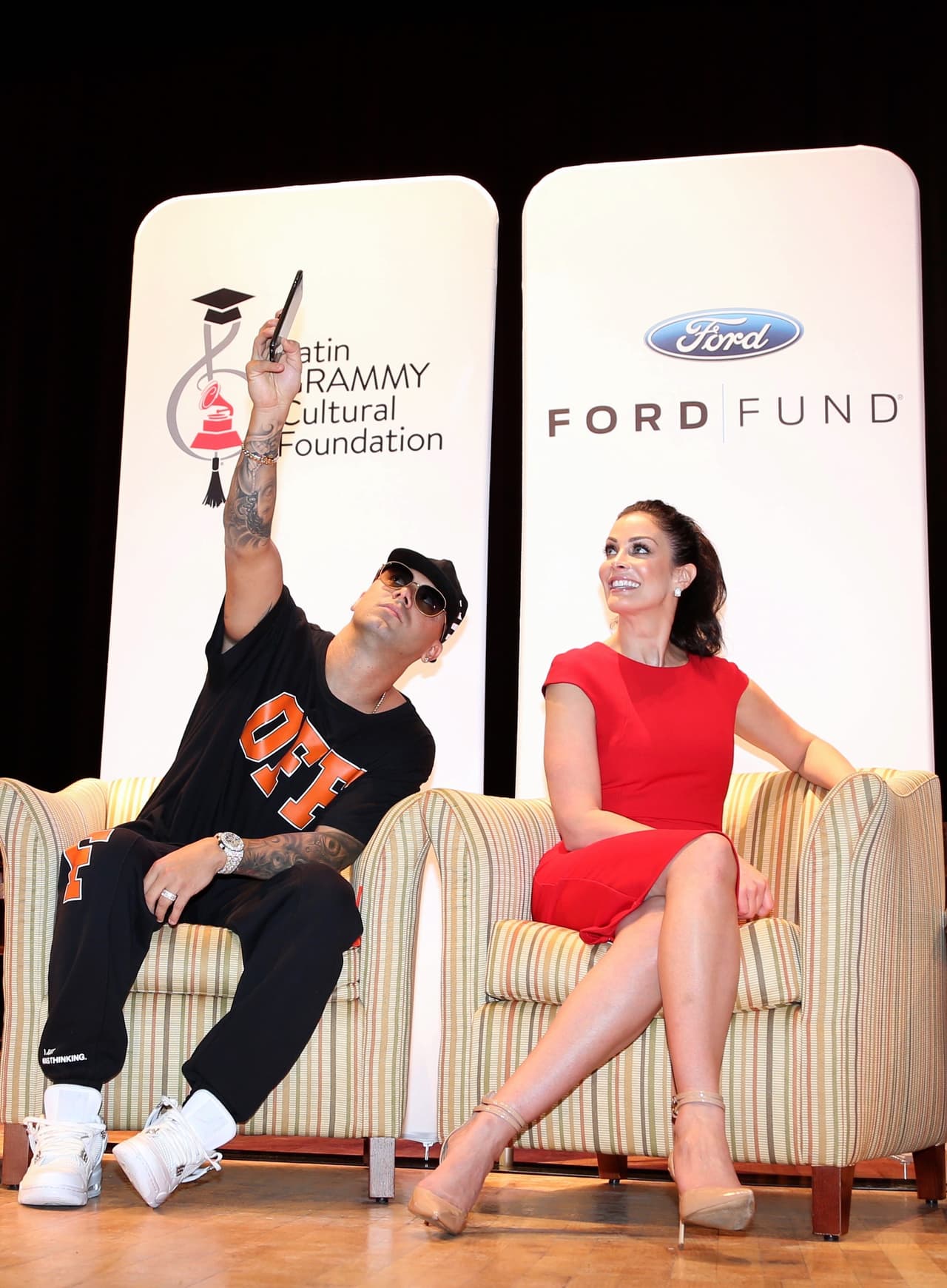 "Yo vi en las redes la participación de Dayanara en la pasada gala y quedé sorprendido. Yo ya estaba enamorado de ella y ahora estoy más enamorado, con mucho respeto a mi esposa, esto es un amor de años", dijo para las cámaras de El Gordo y la Flaca.