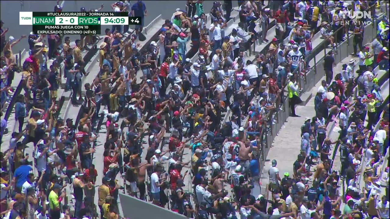 ¡GOOOL! Washington Corozo anota para Pumas UNAM.