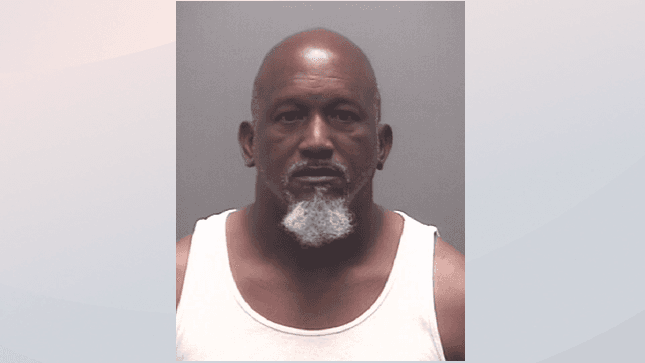 Joseph Bernard Long Sr.
<br>2315 Melfield Drive, Mebane, NC
<br>Tráfico de Cocaina y Conspiración de Táfico de Cocaína 
<br>Fianza: $1,000,000
<br>