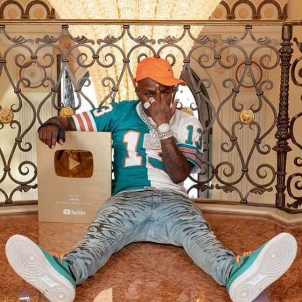 De acuerdo con la misma fuente, el equipo de
<b> Jonathan Kirk</b> (verdadero nombre del rapero) se llevó los 20 mil dólares.